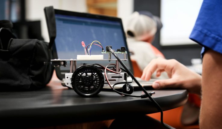 ロボット導入の打ち合わせで困ってしまわないように。最低限知っておきたいロボット業界の専門用語をご紹介します！