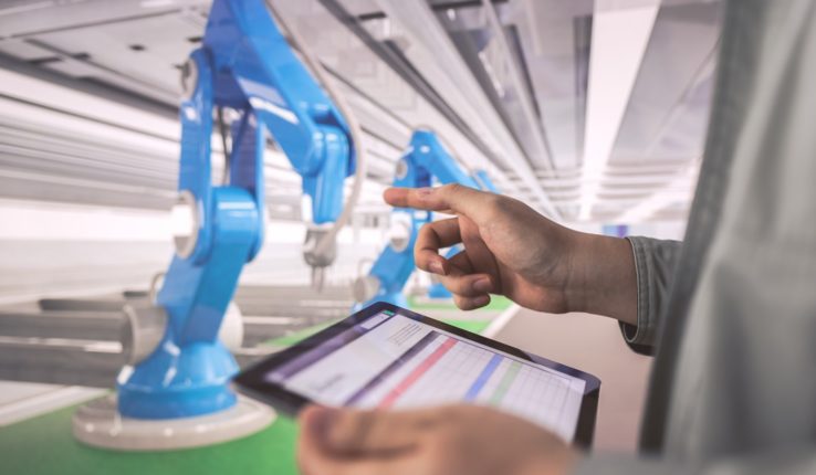 産業用ロボットの導入を検討している場合、最低限知っておきたい法律の知識